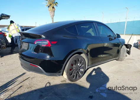 2022 Tesla Model Y Performance Dual Motor All-Wheel Drive from USA, damaged, VIN 7SAYGDEF4NF319027
